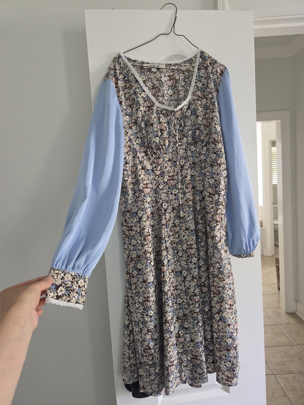 Light Blue Sleeve Floral Long-Sleeve Midi Dress